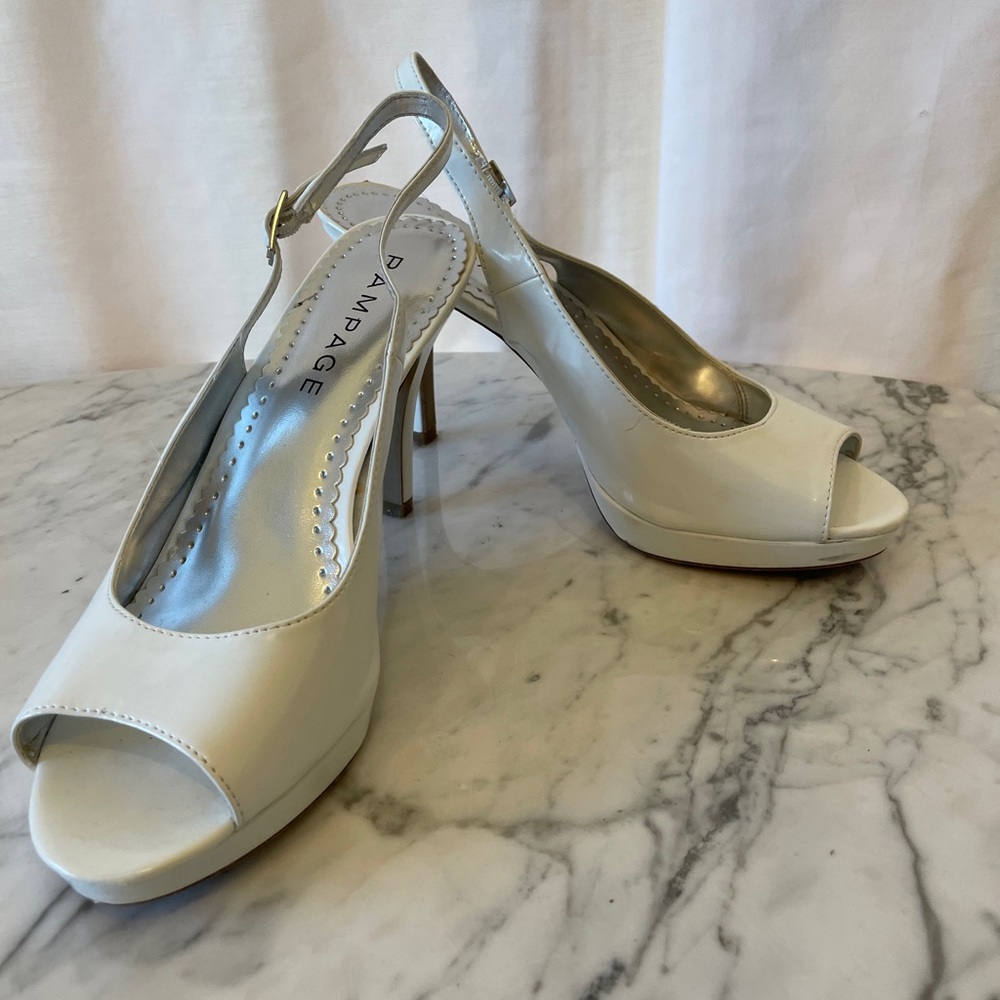 White platform heels. 8.5 EUC